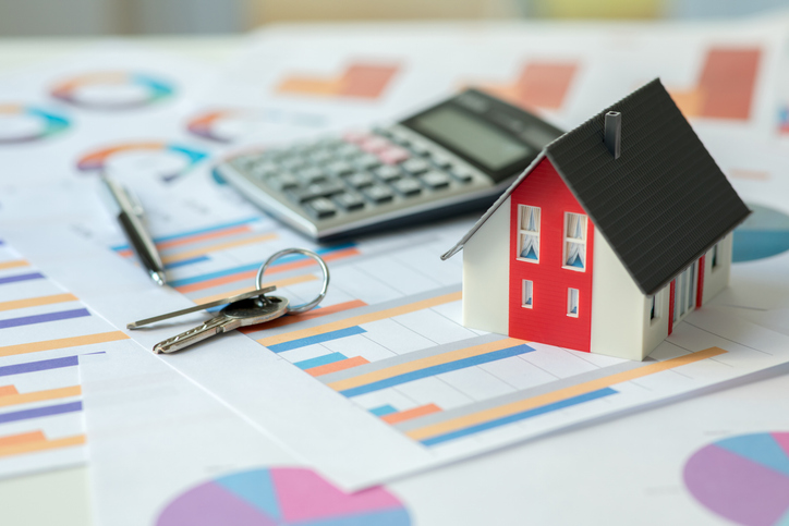 Managing single-family and multifamily properties requires different approaches and responsibilities.